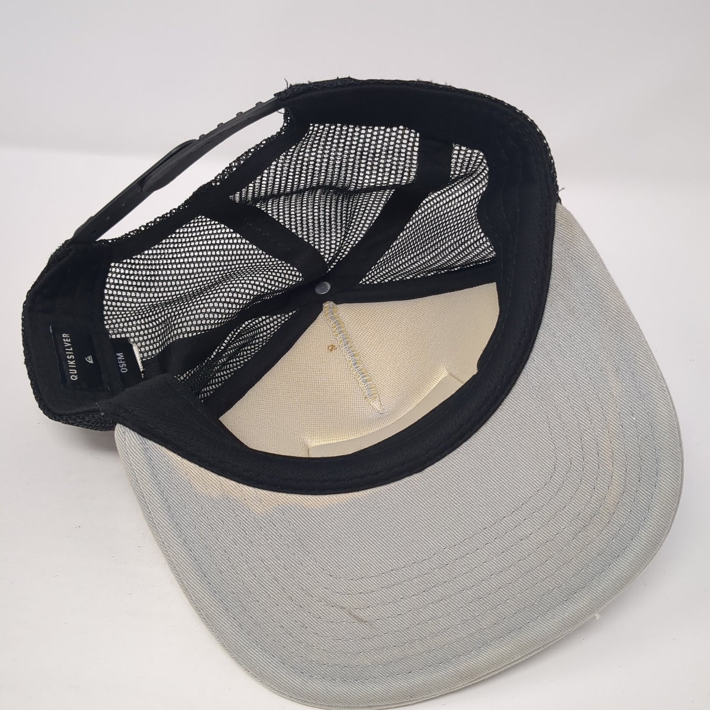 Quiksilver Snapback Trucker Hat Gray One Size Adjustable Embroidered Mesh Back