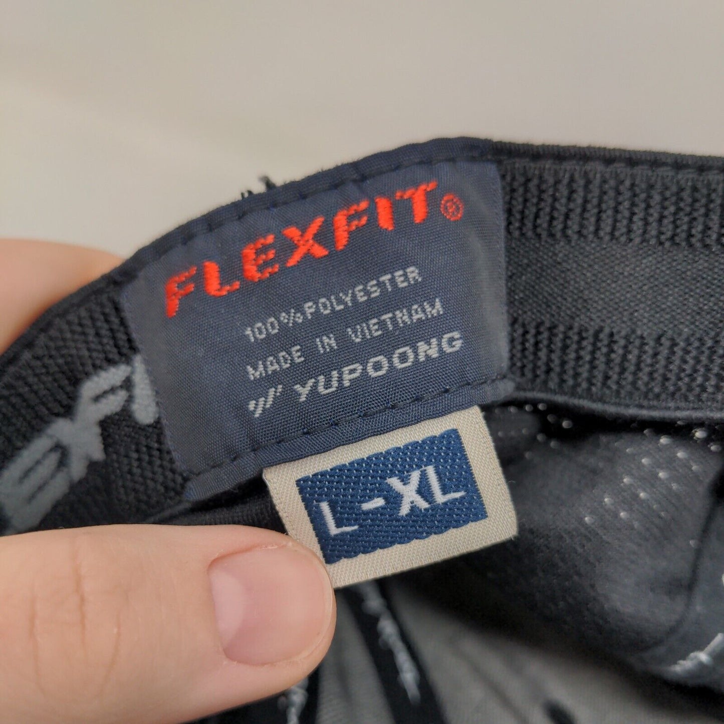 Flexfit Men's Fitted Hat Black Size L/XL Embroidered Travis Matthew Logo