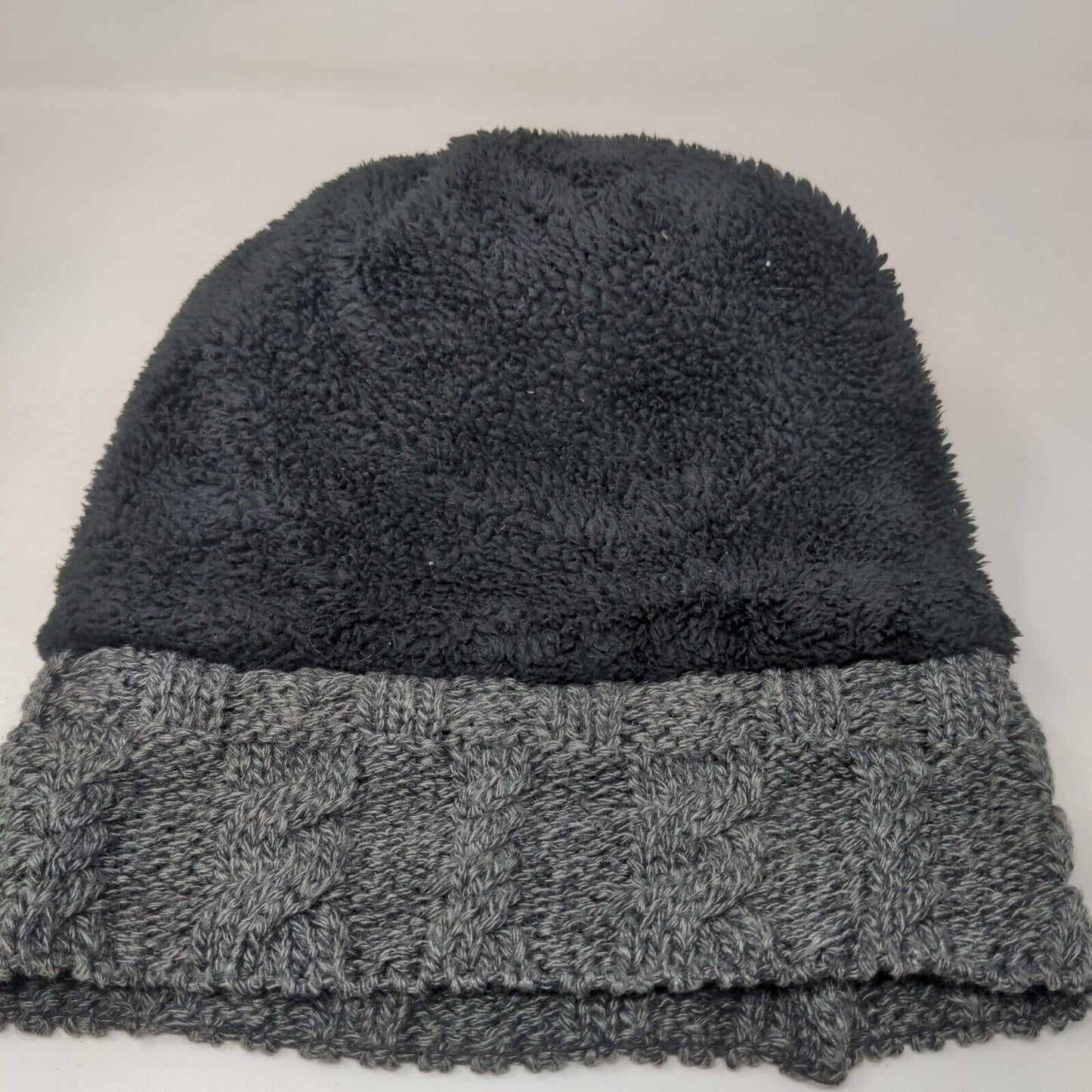 Arctic Paw Beanie Hat Gray OS Stretch Hand Knitted Pom Pom Fleece Lined Blank