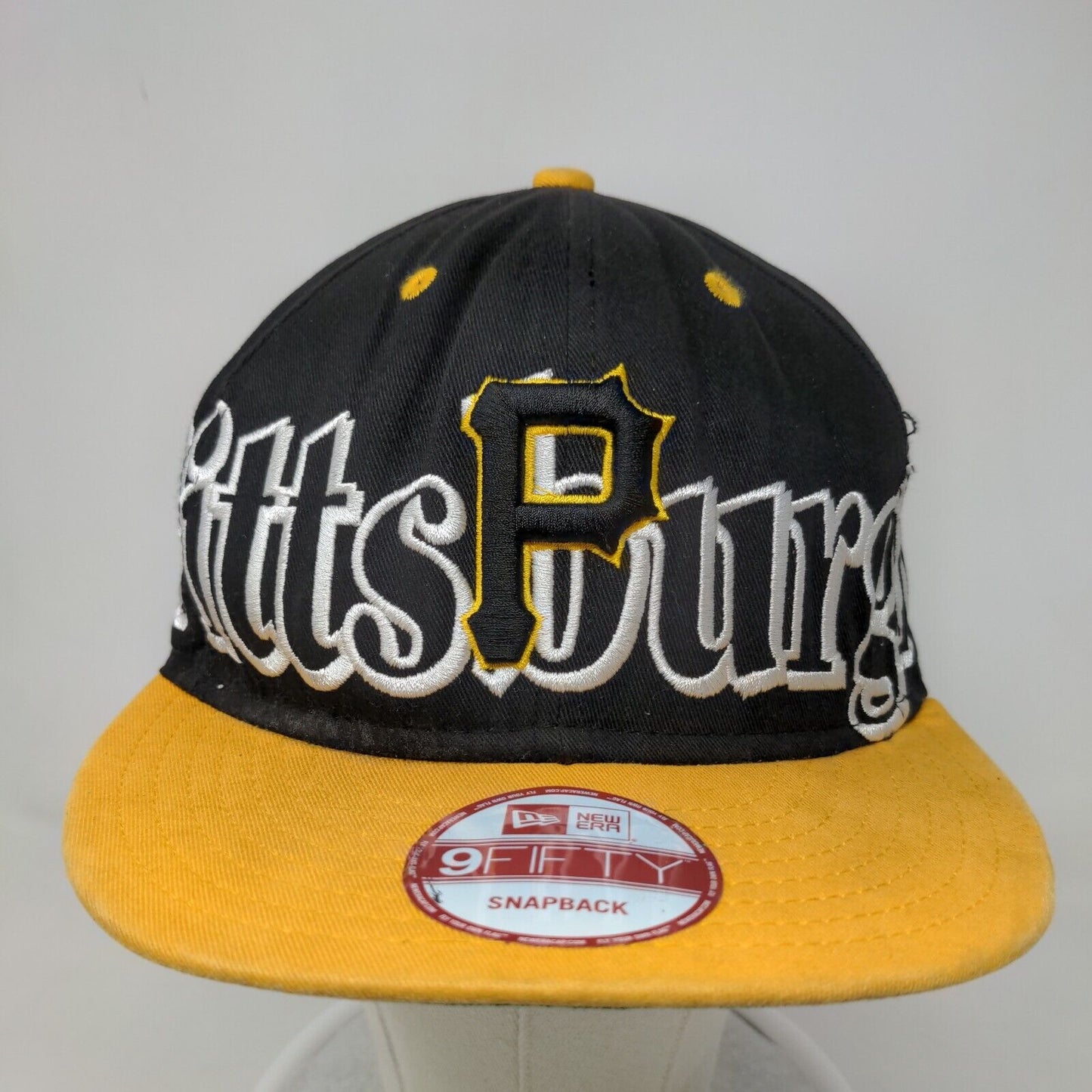 New Era Men's Snapback Flat Bill Hat Multicolor OSFM Pittsburgh Pirates Logo