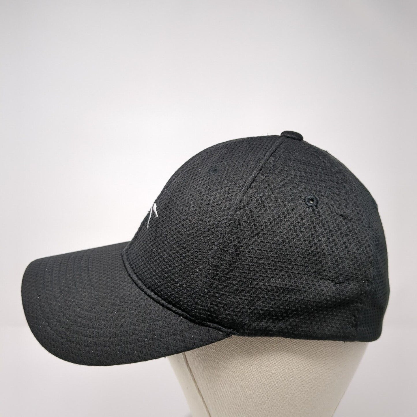 Reebok Fitted Hat Black L/XL Embroidered Flexfit Breathable 6 Panel Polyester