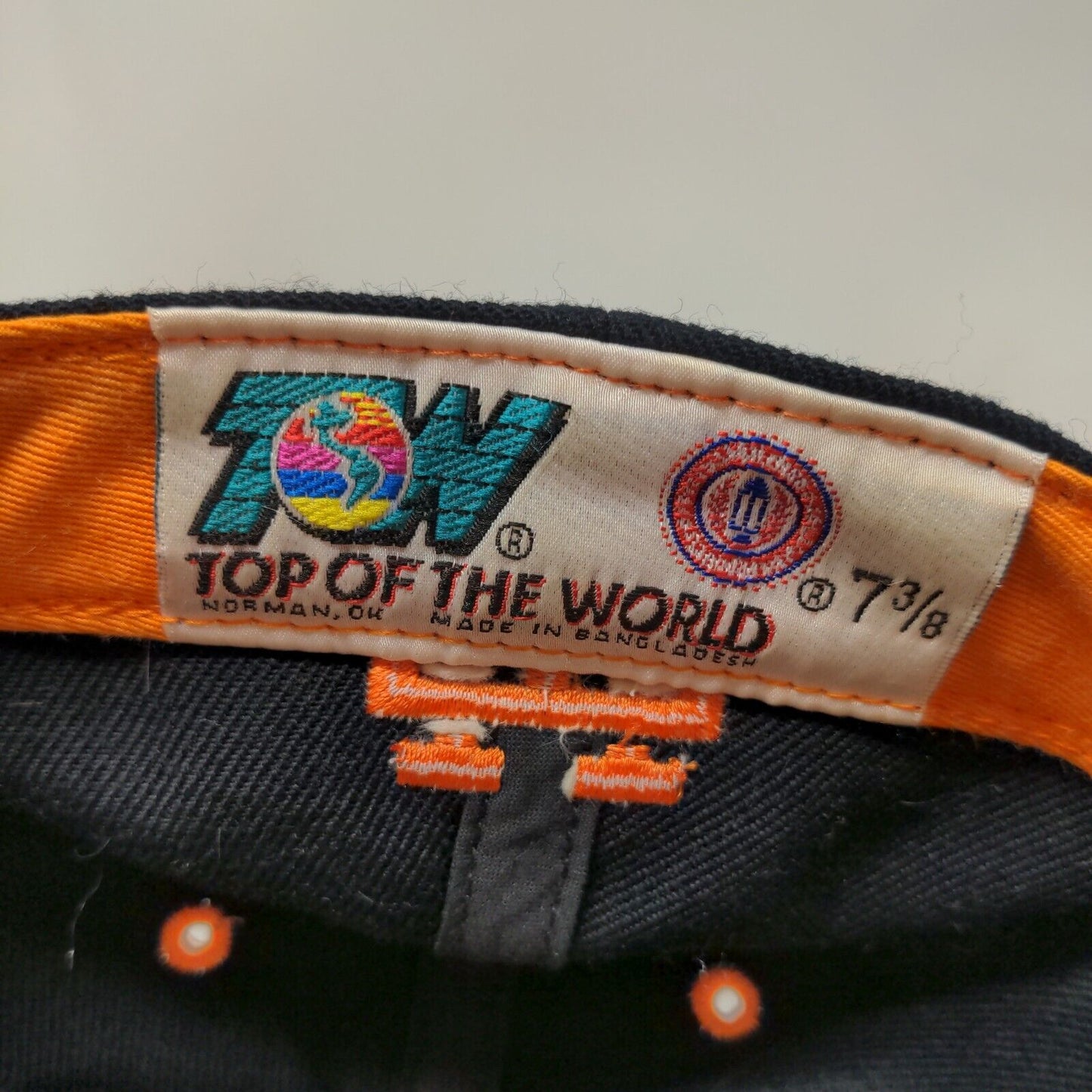 Top of the World Mens Fitted Hat Blue Size 7 3/8 Embroidered University of Texas
