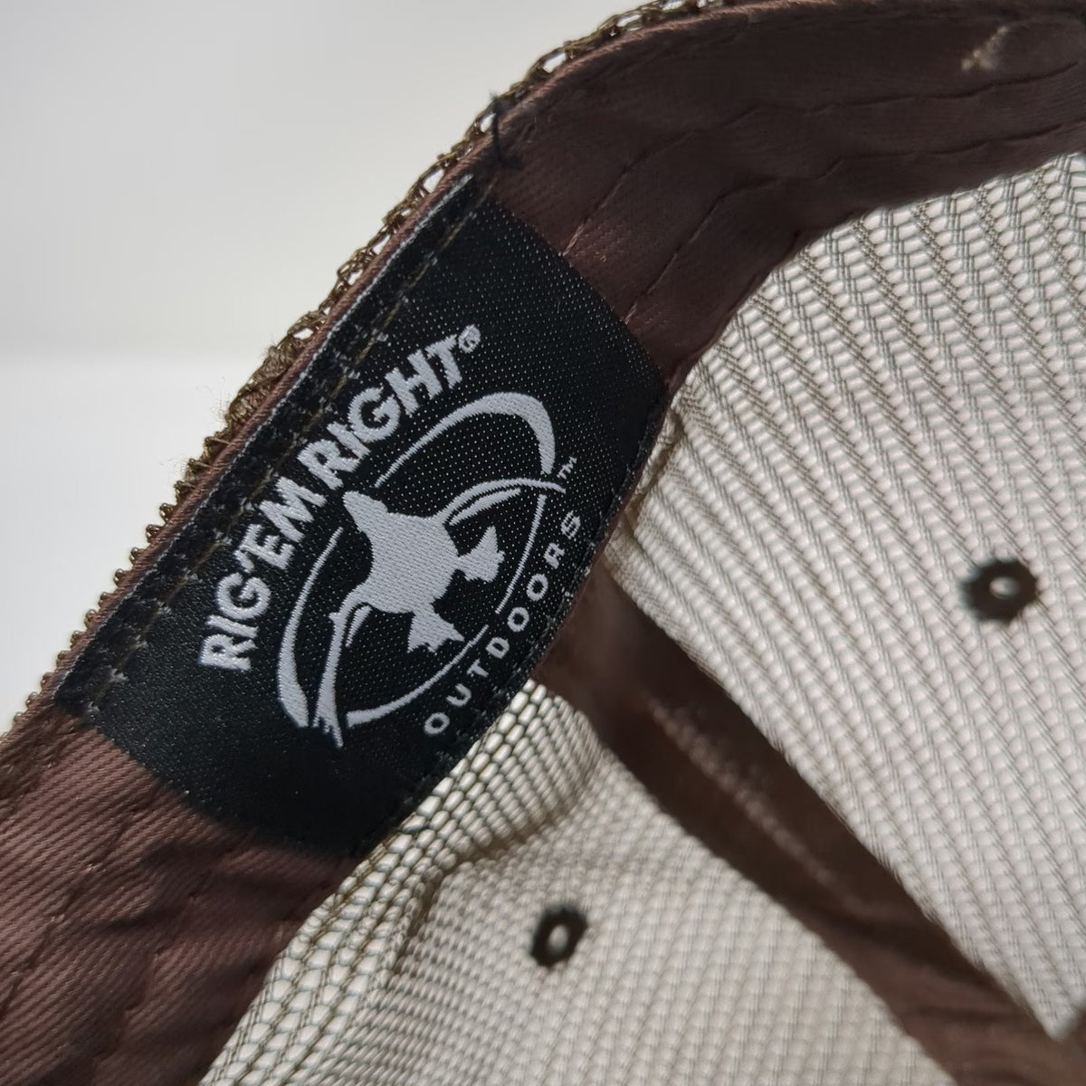 Rig'Em Right Trucker Hat Beige One Size Camo Mesh Snapback Duck Outdoors Logo