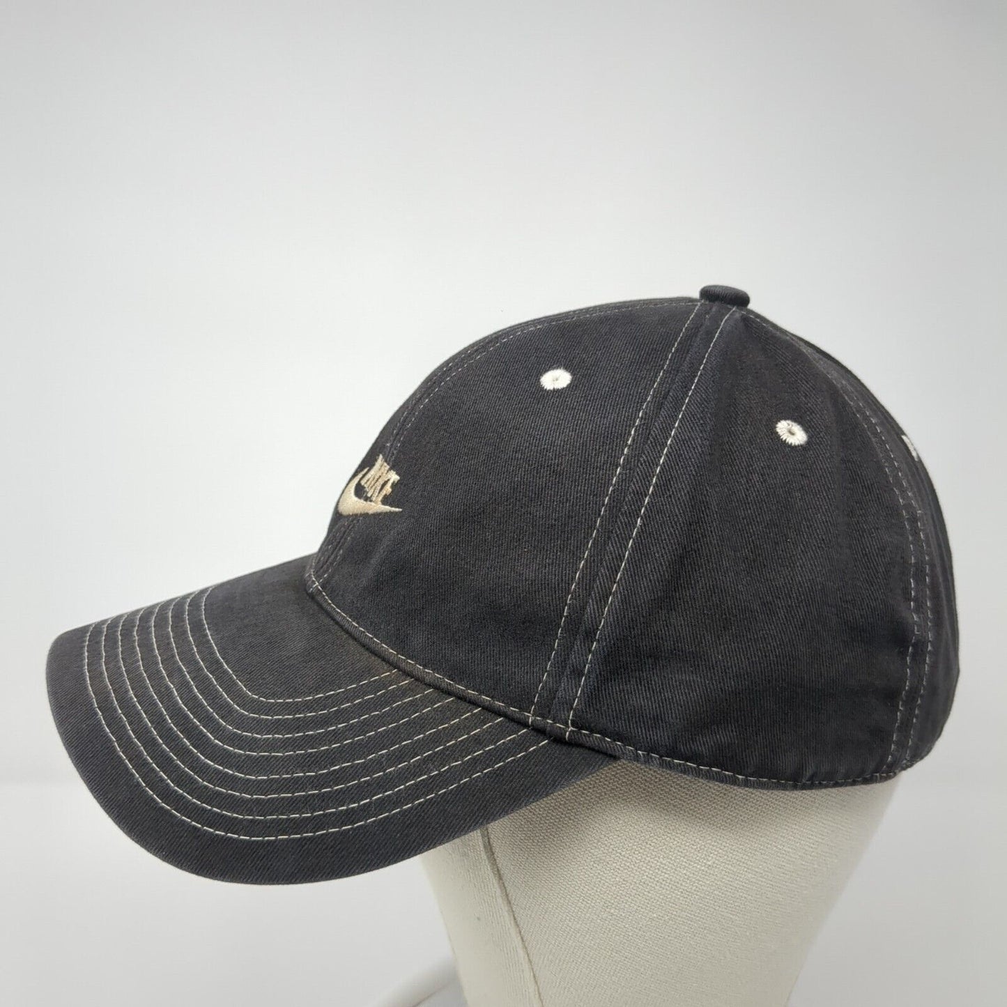 Nike Strapback Hat Black One Size Adjustable Embroidered Swoosh 6 Panel