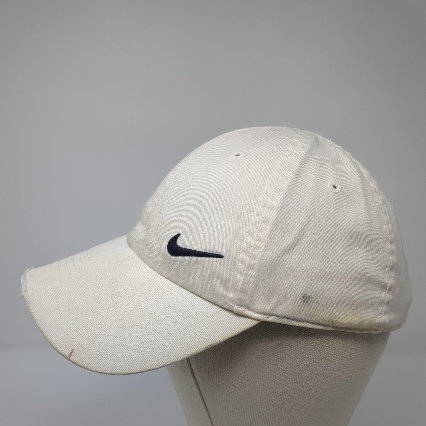 Nike Slideback Baseball Cap White OS Adjustable Embroidered Swoosh Heritage86