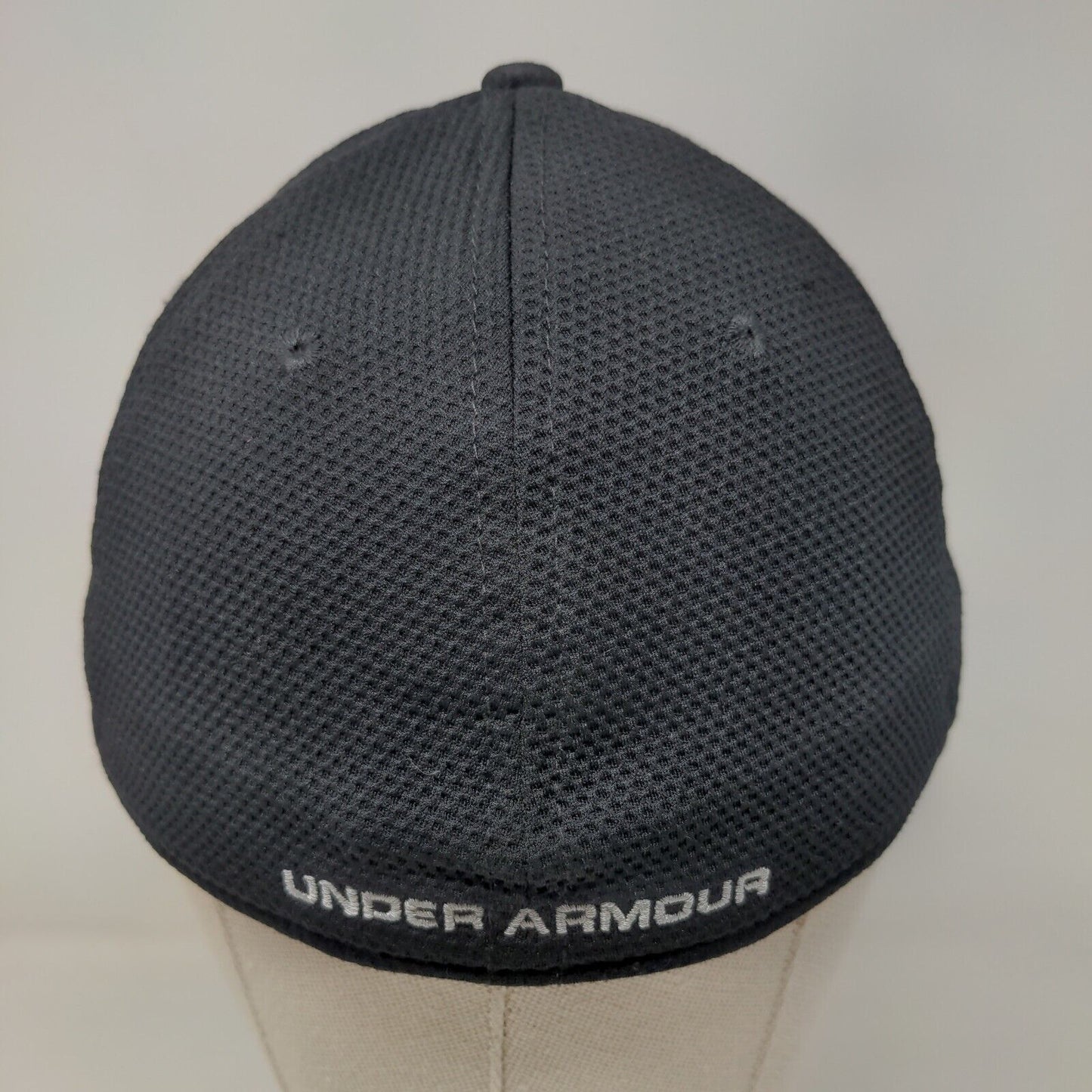 Under Armour Fitted Hat Black M/L Embroidered Lightweight Breathable 6 Panel
