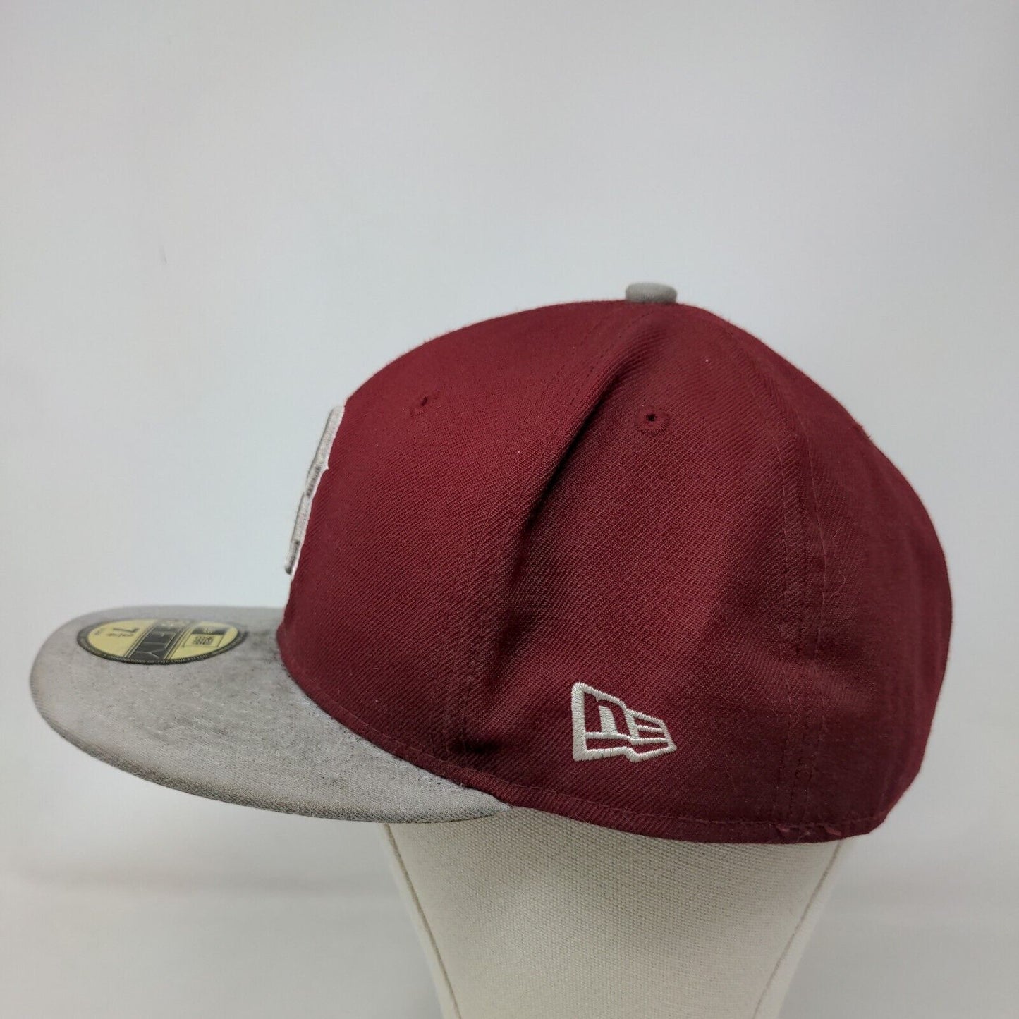 New Era Men's Fitted 59Fifty Flat Bill Hat Red Size 7 3/4 Boston Red Sox Logo