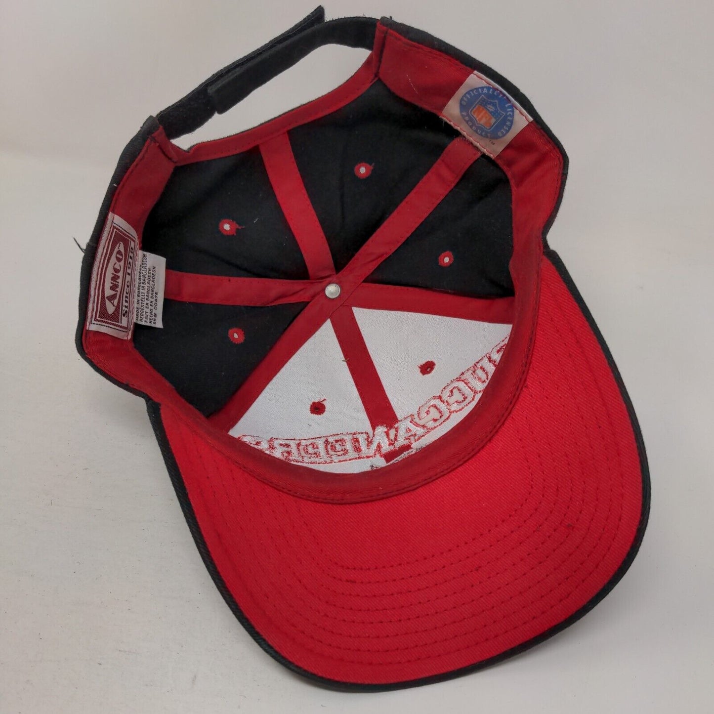 Tampa Bay Buccaneers Strapback Hat Black Embroidered Flag Logo NFL