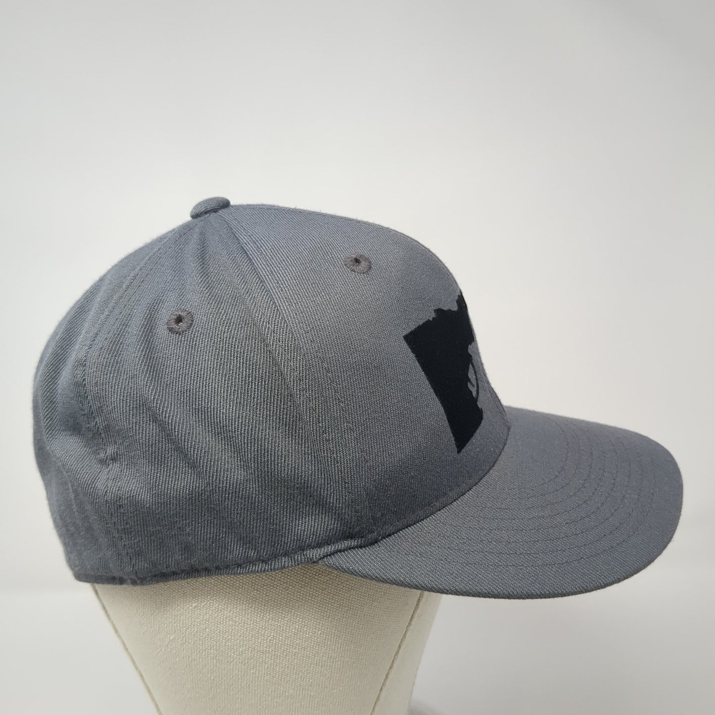 Idaho Gun Tree Fitted Baseball Cap Gray 7 1/4 Lightweight Embroidered 210 Fitted