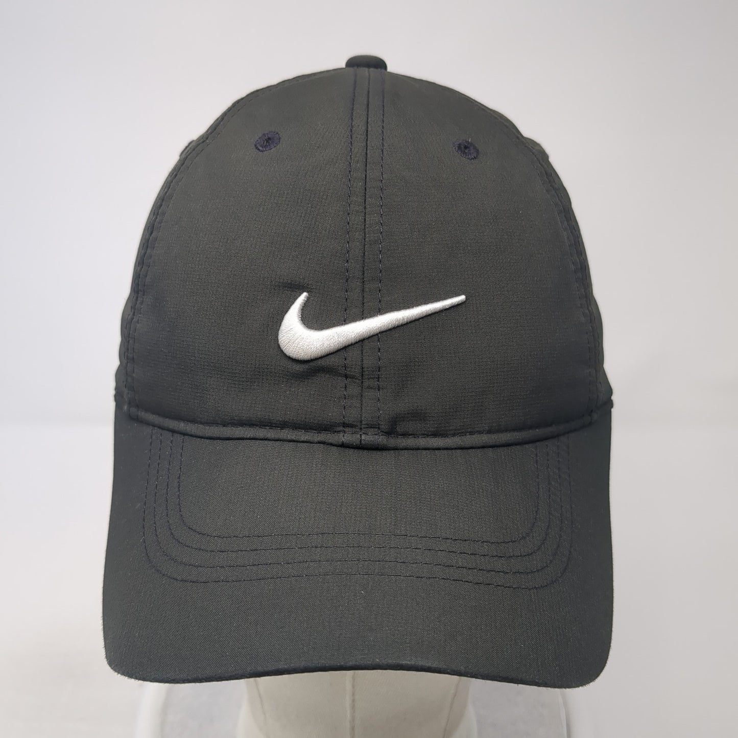 Nike Strapback Baseball Cap Black One Size Adjustable Embroidered Swoosh