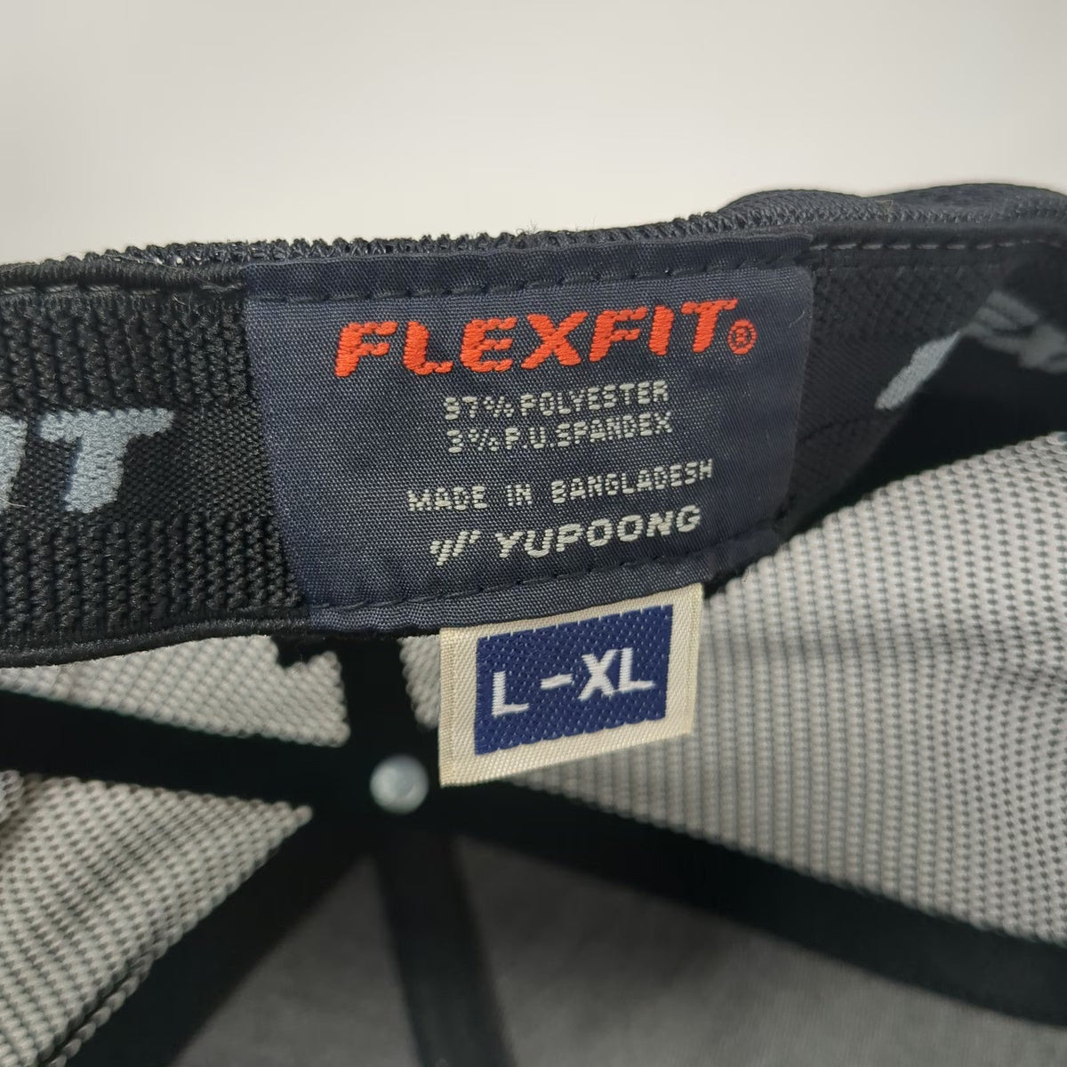Flexfit Baseball Cap Gray XL Soldotna Trophy Lodge Alaska Fishing Mesh Hat