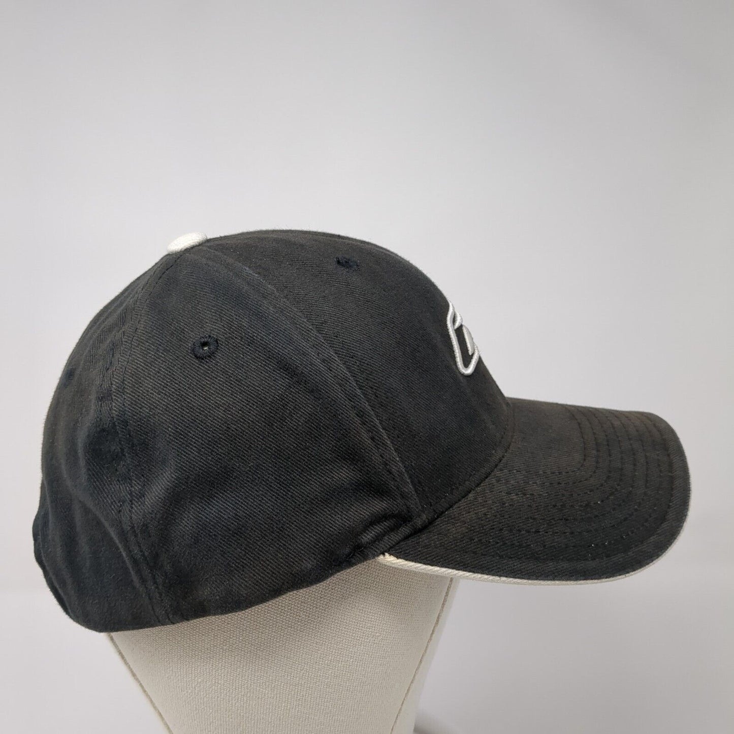 Reebok Strapback Hat Black One Size Adjustable Embroidered Logo 6 Panel