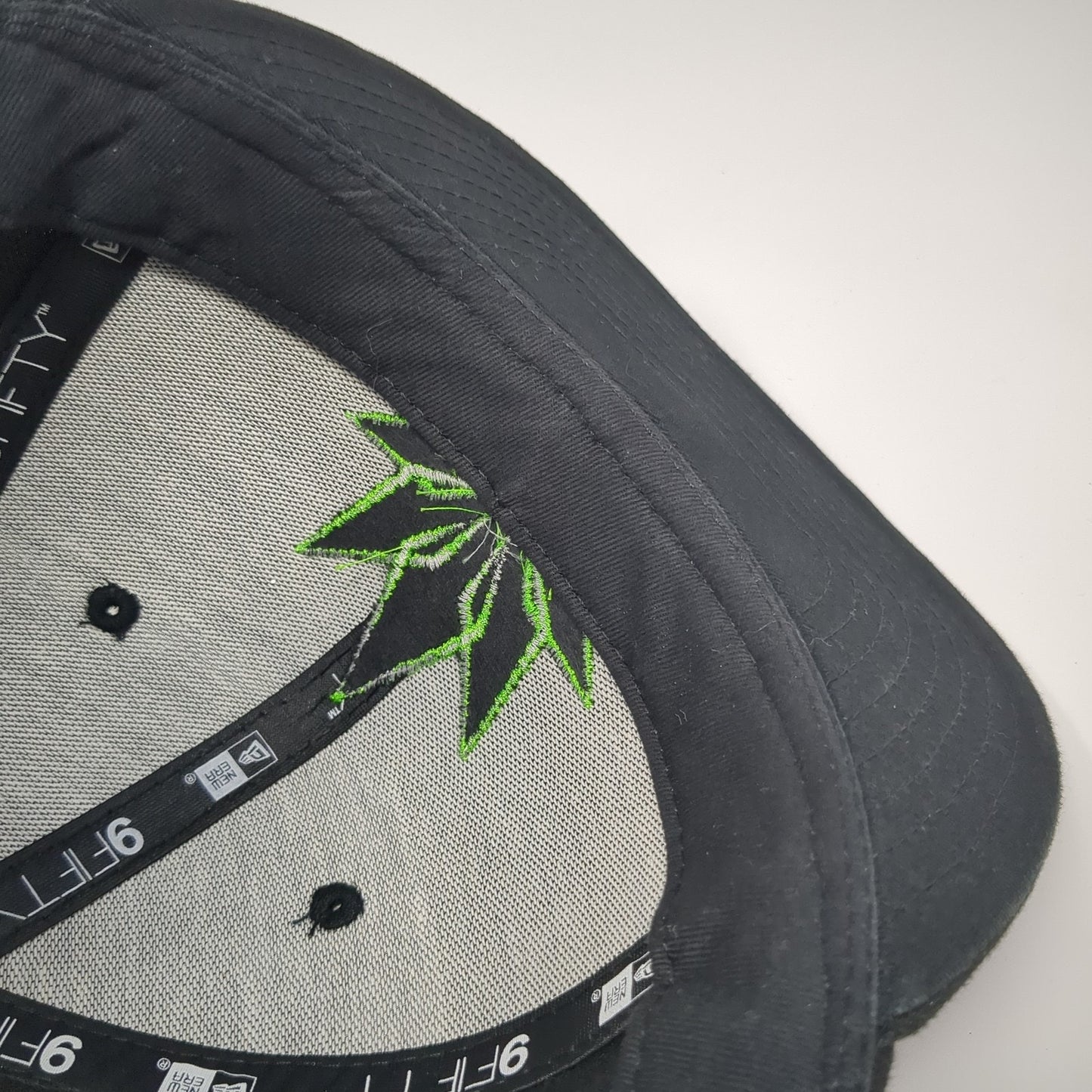 New Era Snapback Hat Black One Size Embroidered Logo Solid Adjustable