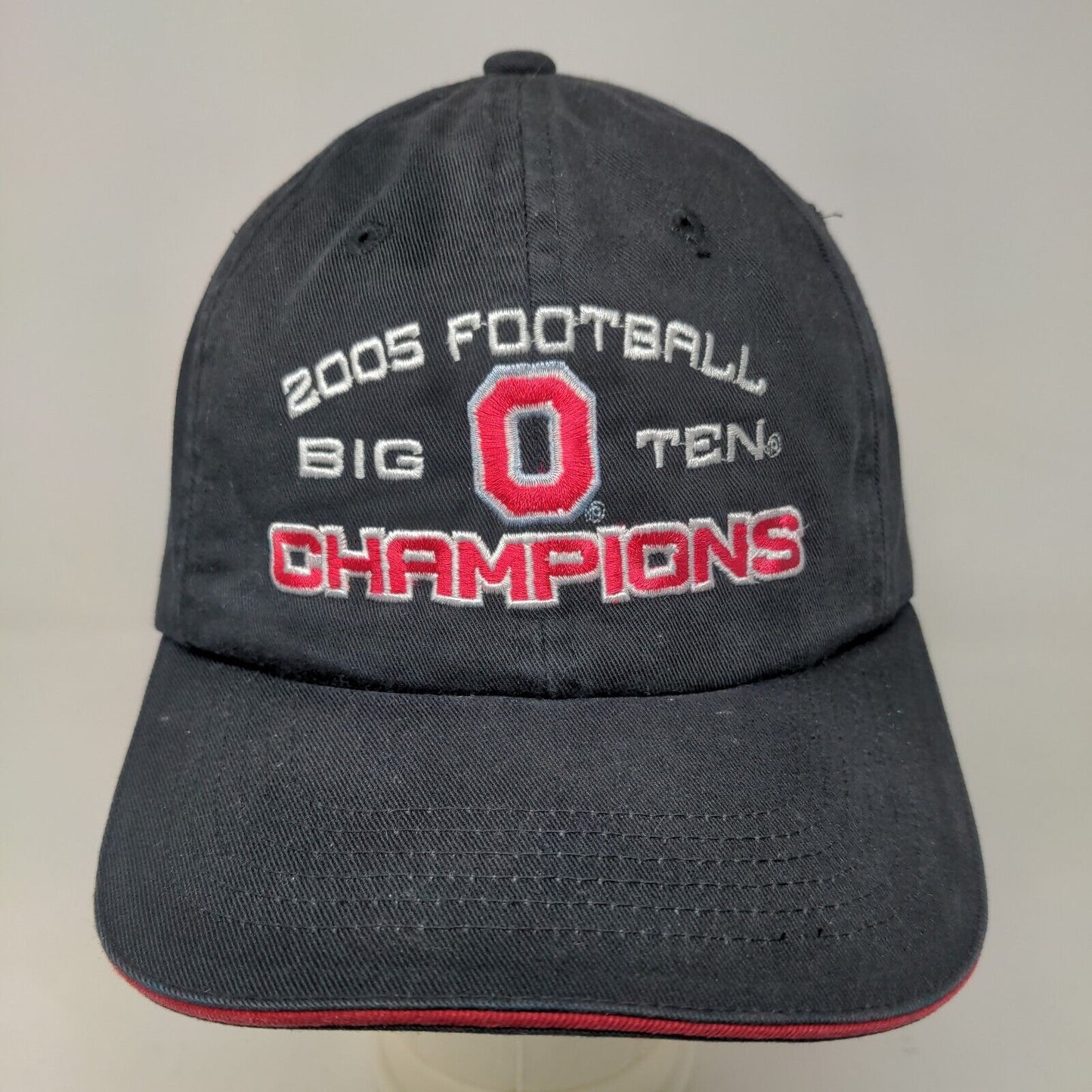 Ohio State Buckeyes Men's Strapback Hat 2005 Big Ten Champions Logo