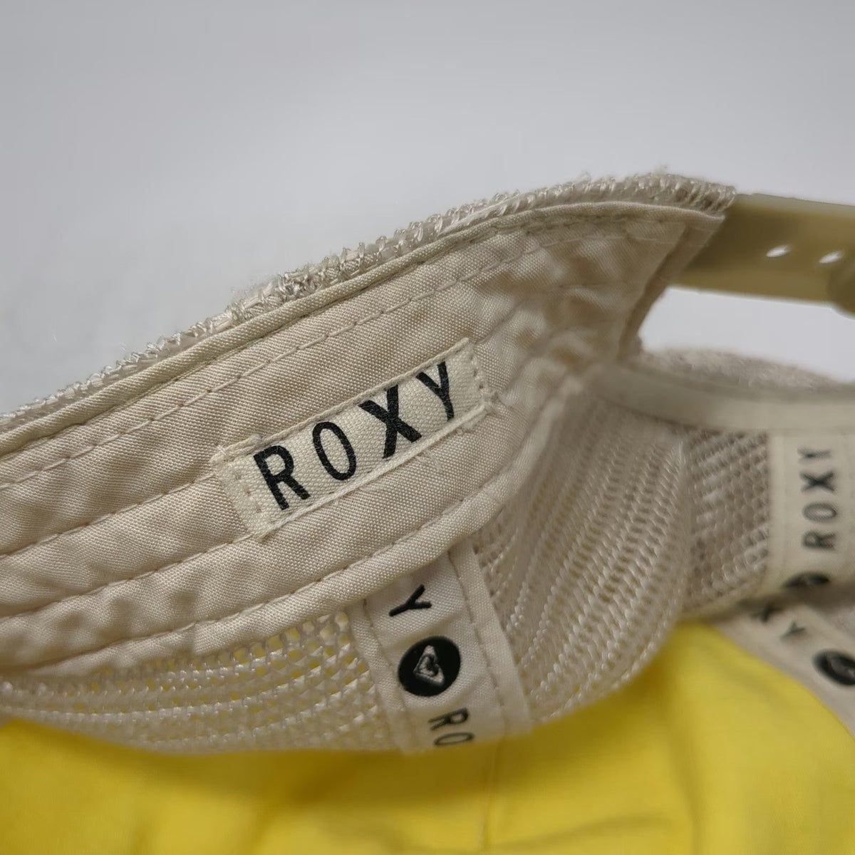 Roxy Trucker Hat Yellow One Size Mesh Snapback Sea Surf Sun Graphic Logo