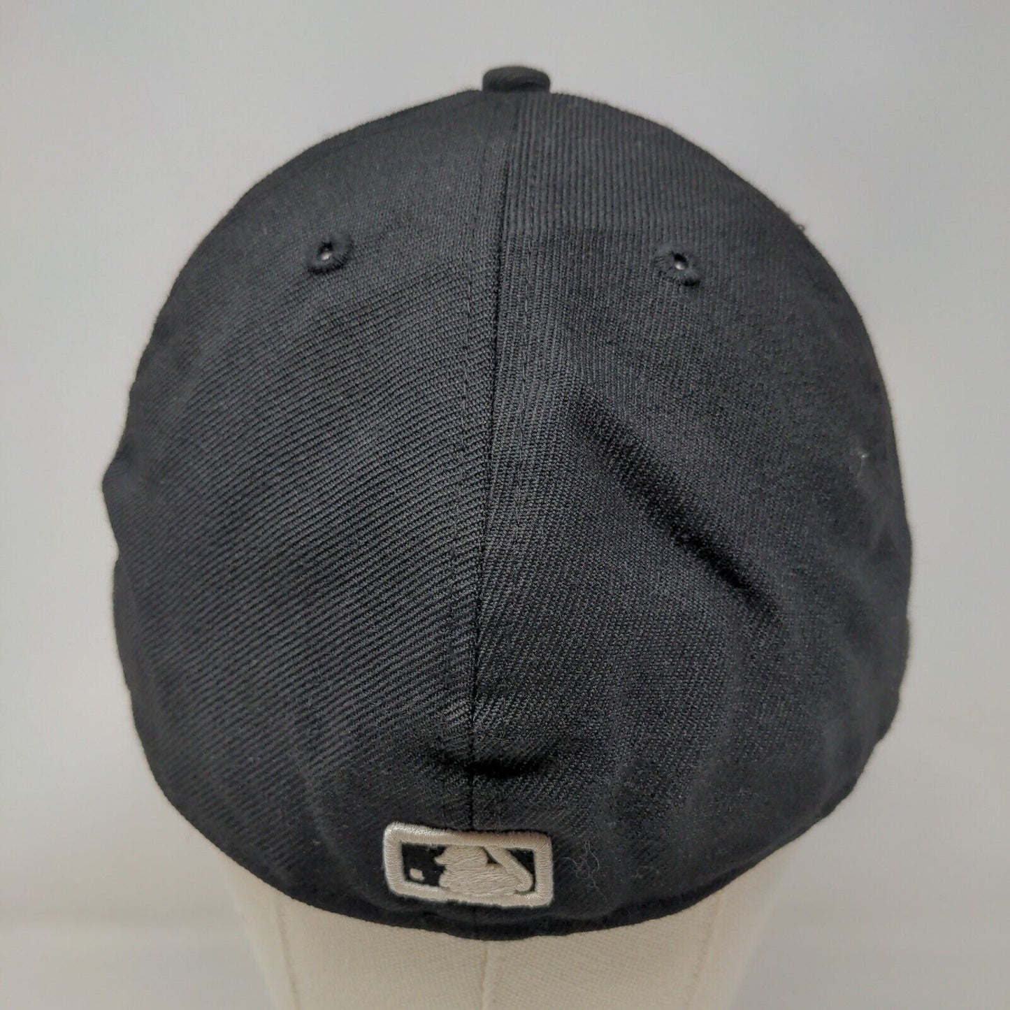 New Era Men's Fitted Hat Black 7 1/2 Embroidered Atlanta Braves Logo 59Fifty