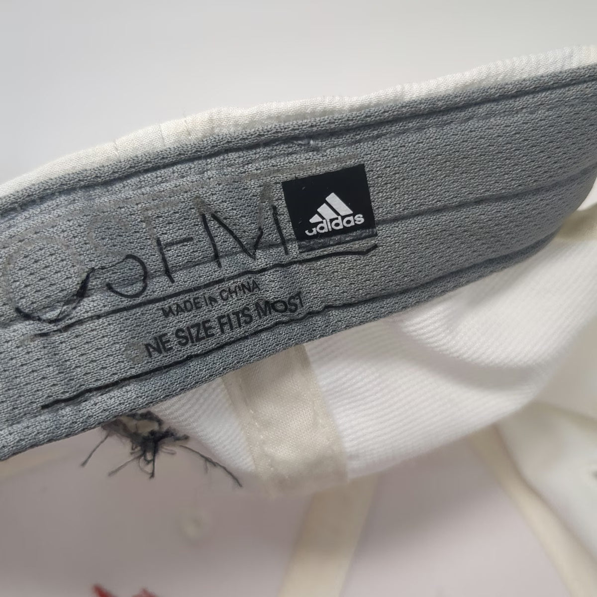 Adidas Baseball Cap White Blue Red One Size Desert Willow Golf Resort Flag Hat