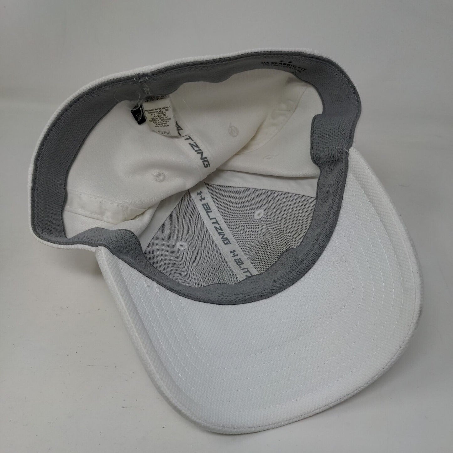Under Armour Fitted Hat White L/XL Classic Fit Blitzing Embroidered 6 Panel