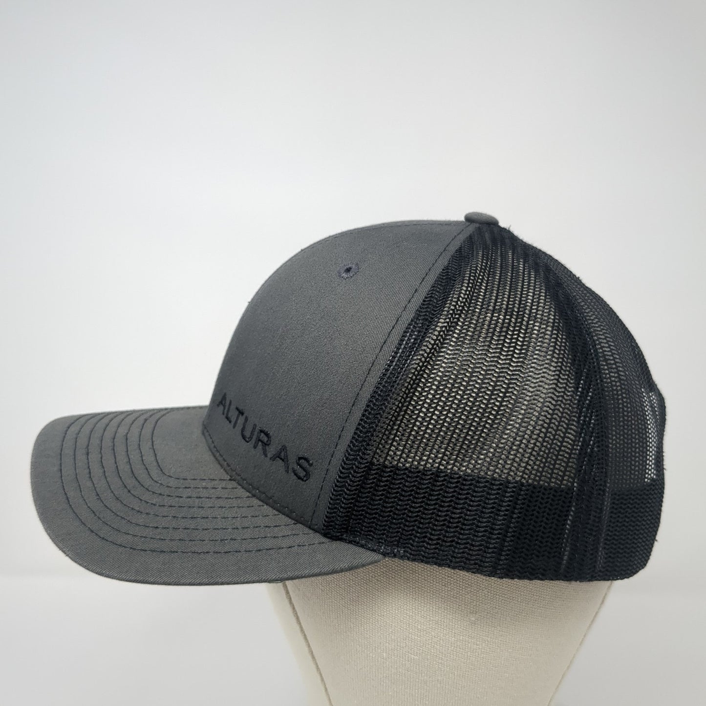 Alturas Snapback Mesh Back Trucker Hat Gray One Size Colorblock Richardson