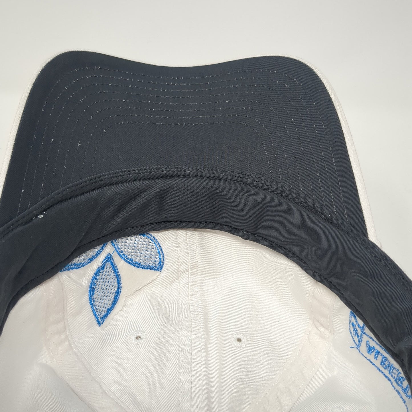 Nike Heritage86 Slideback Hat White One Size Embroidered Logo Dri-Fit