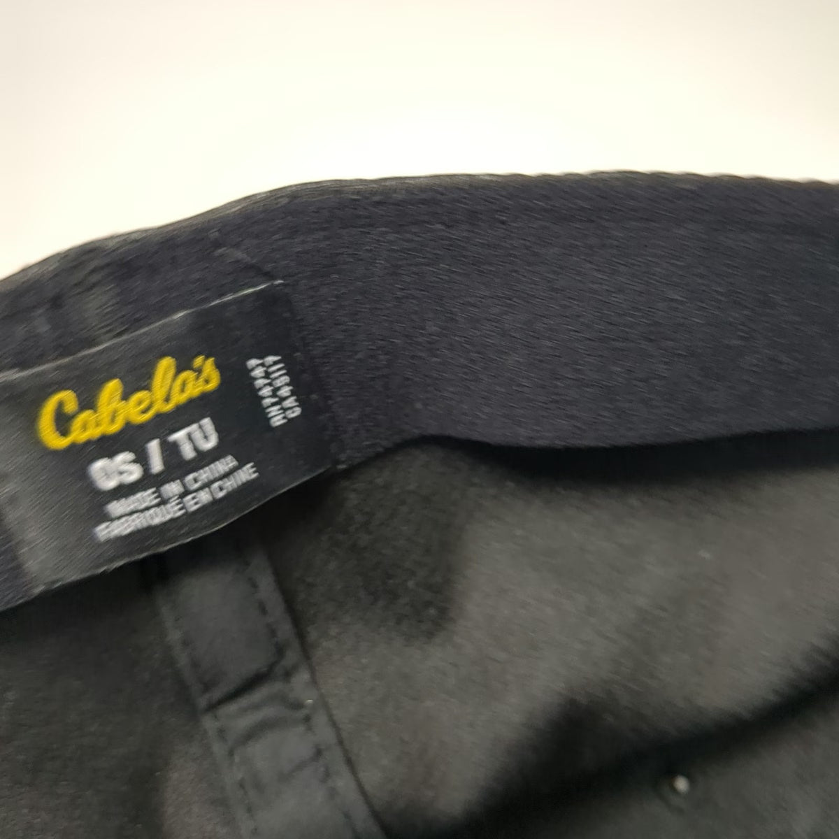 Cabela's Baseball Cap Black One Size Gray Embroidered Logo Stretch Fit Hat