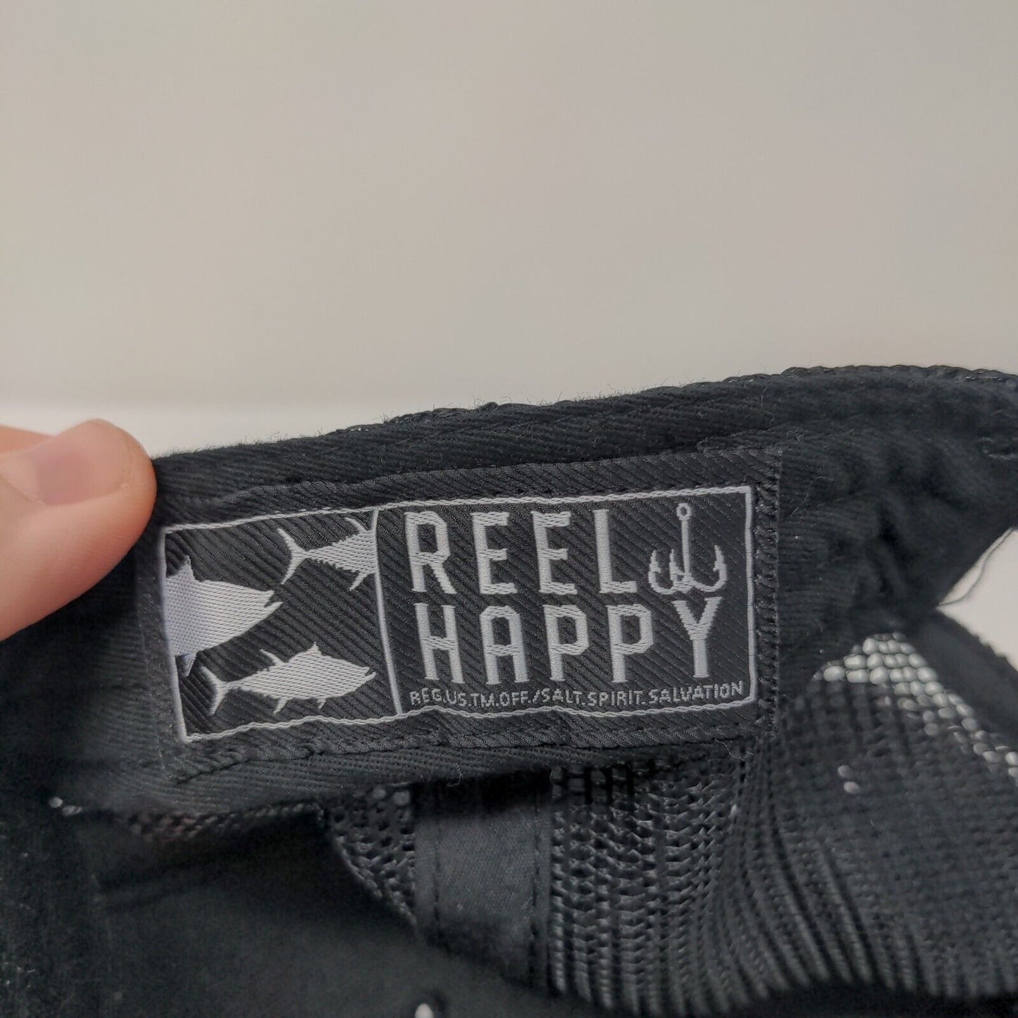 Reel Happy Fish Snapback Mesh Back Trucker Hat Black One Size 6 Panel