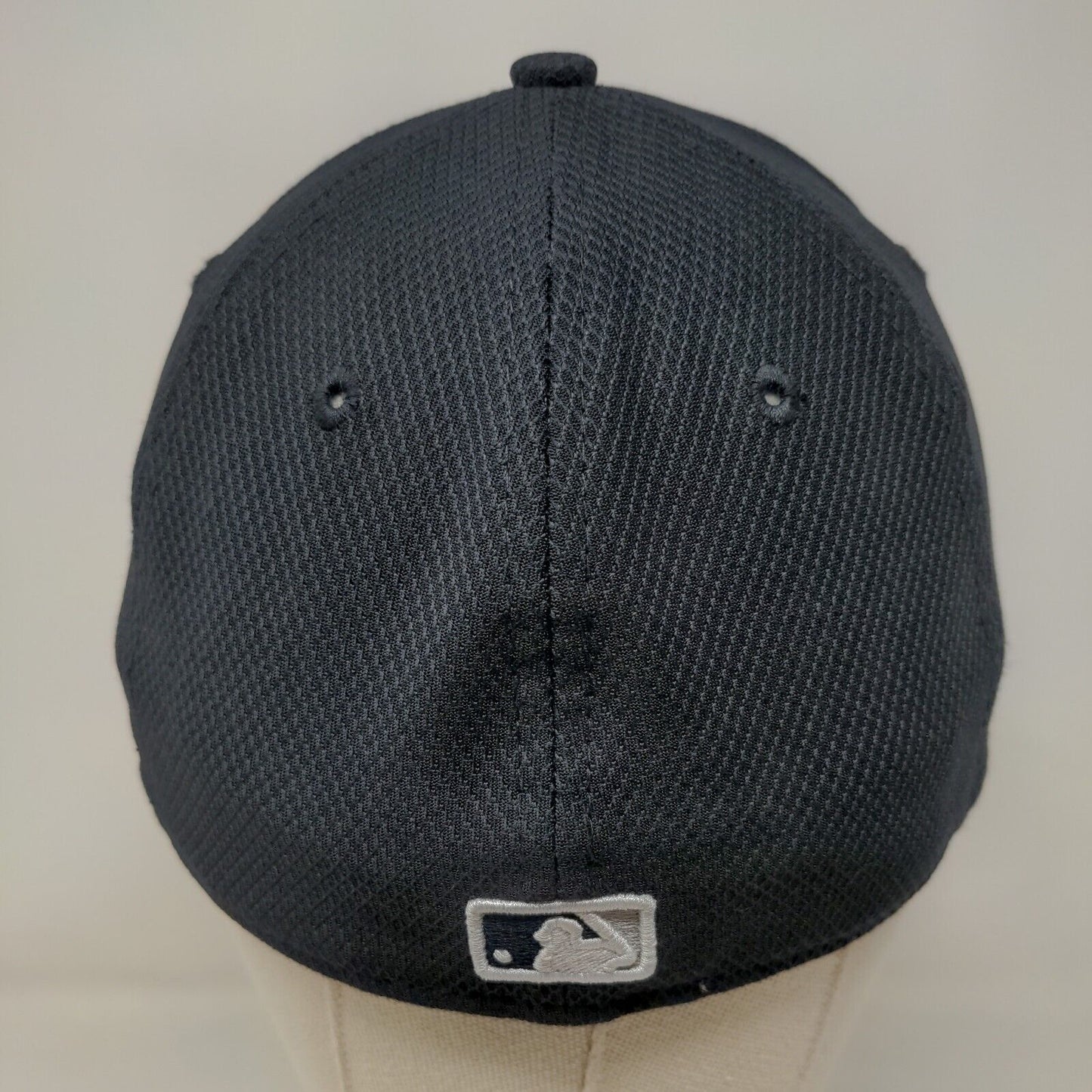New Era Men's Fitted Hat Bue 7 1/8 Embroidered New York Yankees Logo 59Fifty