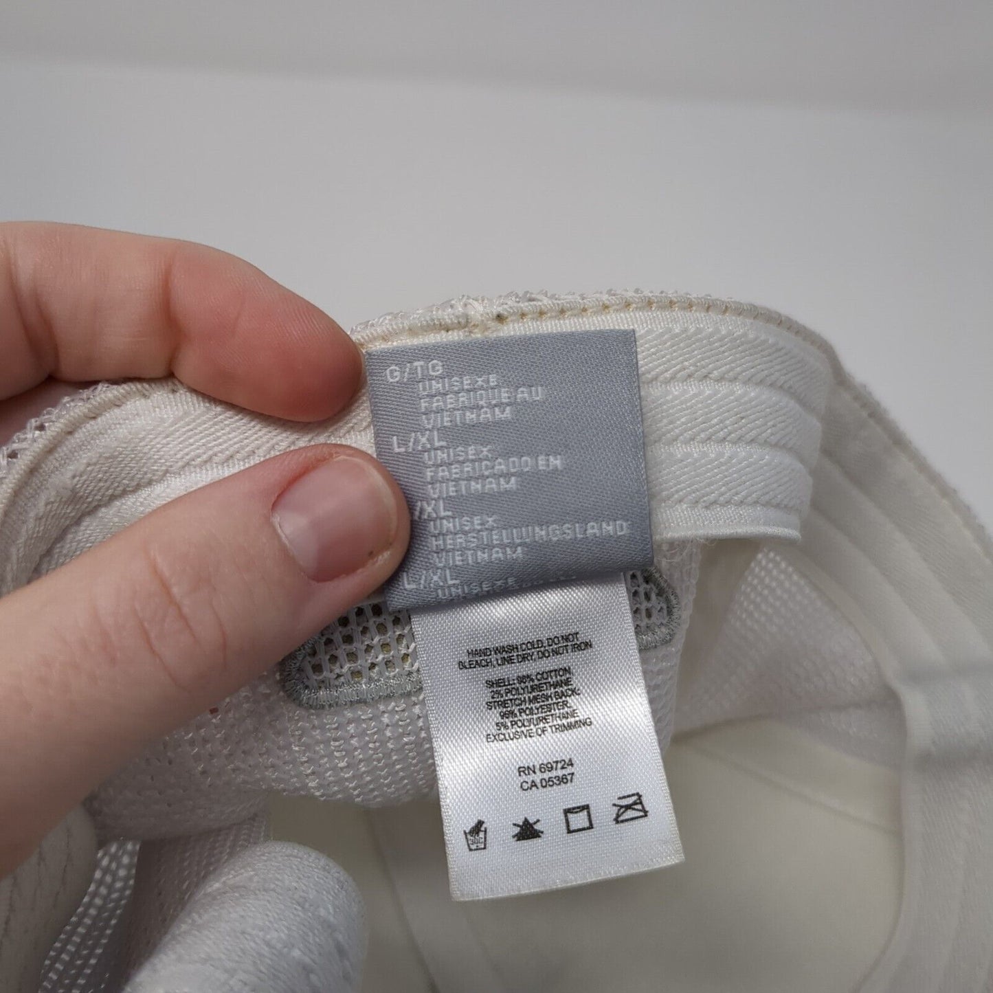 Columbia PFG Unisex Fitted Trucker Hat White L/XL Mesh Back Vented Holes 6 Panel