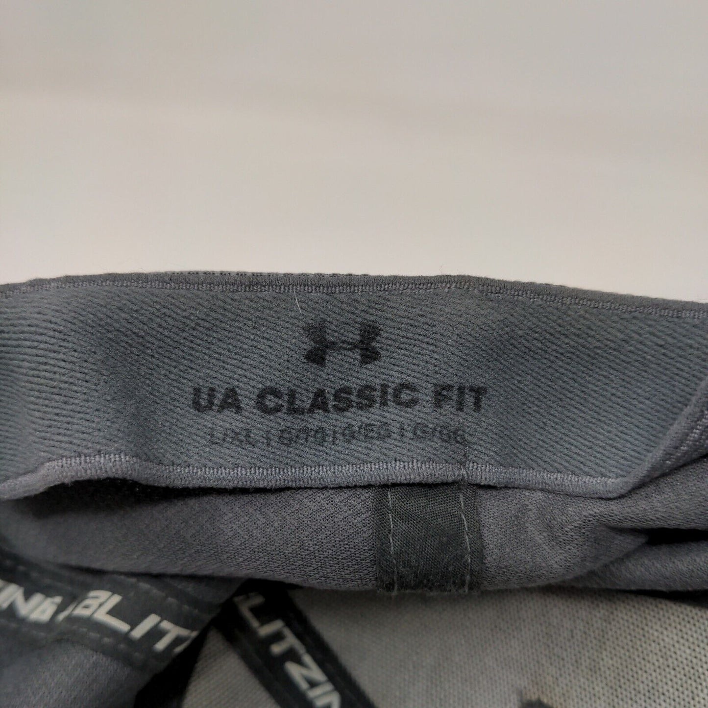 Under Armour Fitted Hat Gray L/XL Classic Fit Embroidered Blitzing 6 Panel