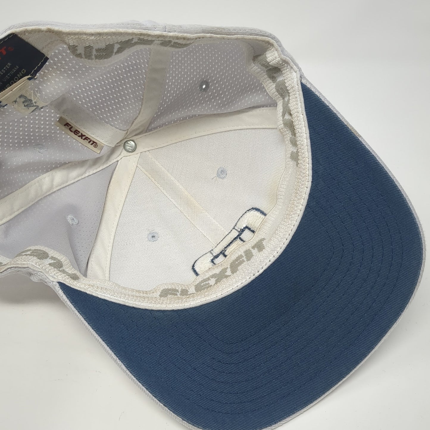 Travis Matthew Fitted Baseball Cap Gray Size XL Embroidered Flexfit Yupoong