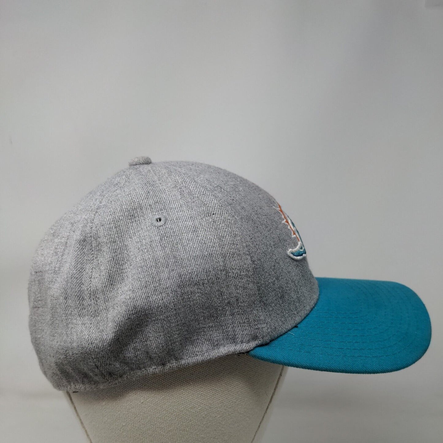 Miami Dolphins NFL Fitted Hat Gray Blue Size M Embroidered New Era 39Thirty