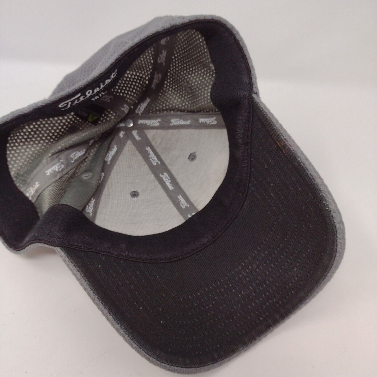 Titleist Pro V1 FJ Fitted Golf Hat Gray M/L Embroidered Vented Holes 6 Panel