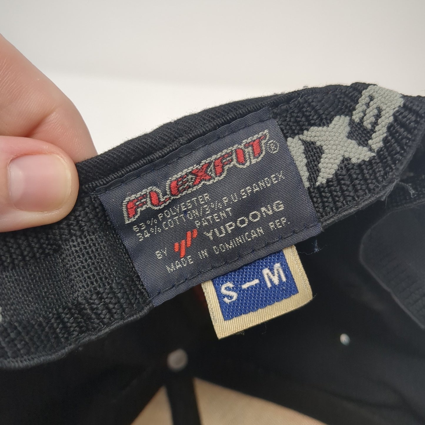 Volcom Stone Fitted Hat Black Medium Embroidered Logo Flexfit Stretch