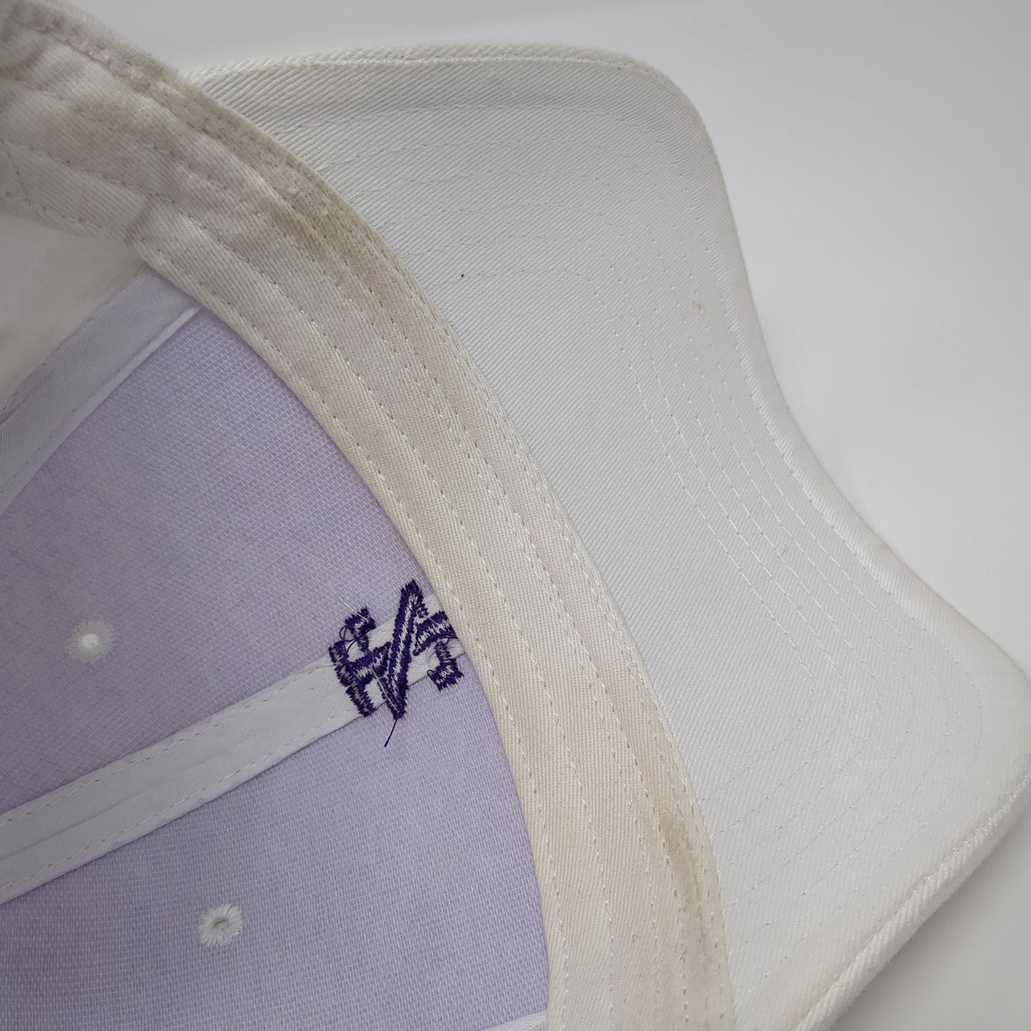 Izod Strapback Baseball Cap White One Size Adjustable Embroidered 6 Panel Otto