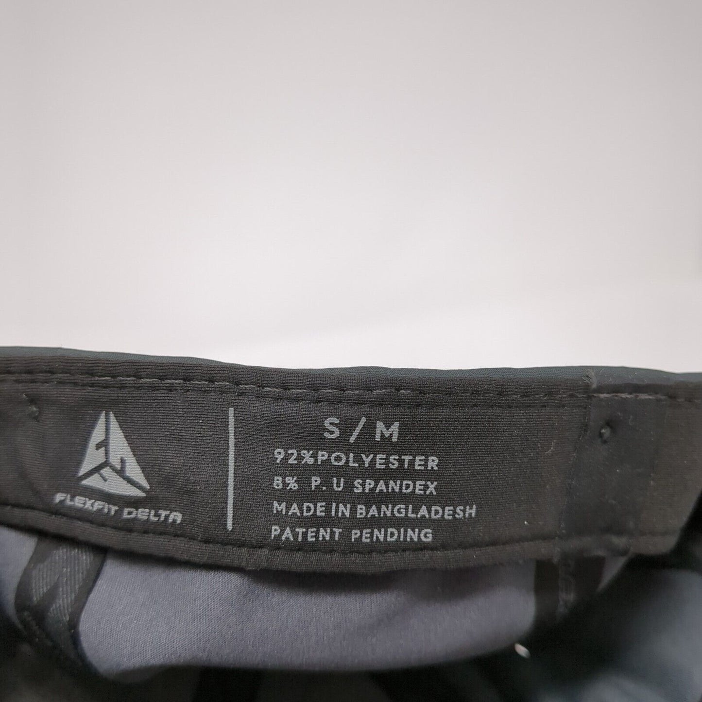 Media 7 Fitted Hat Gray S/M Flexfit Bond Vented Holes 6 Panel Flexfit Delta
