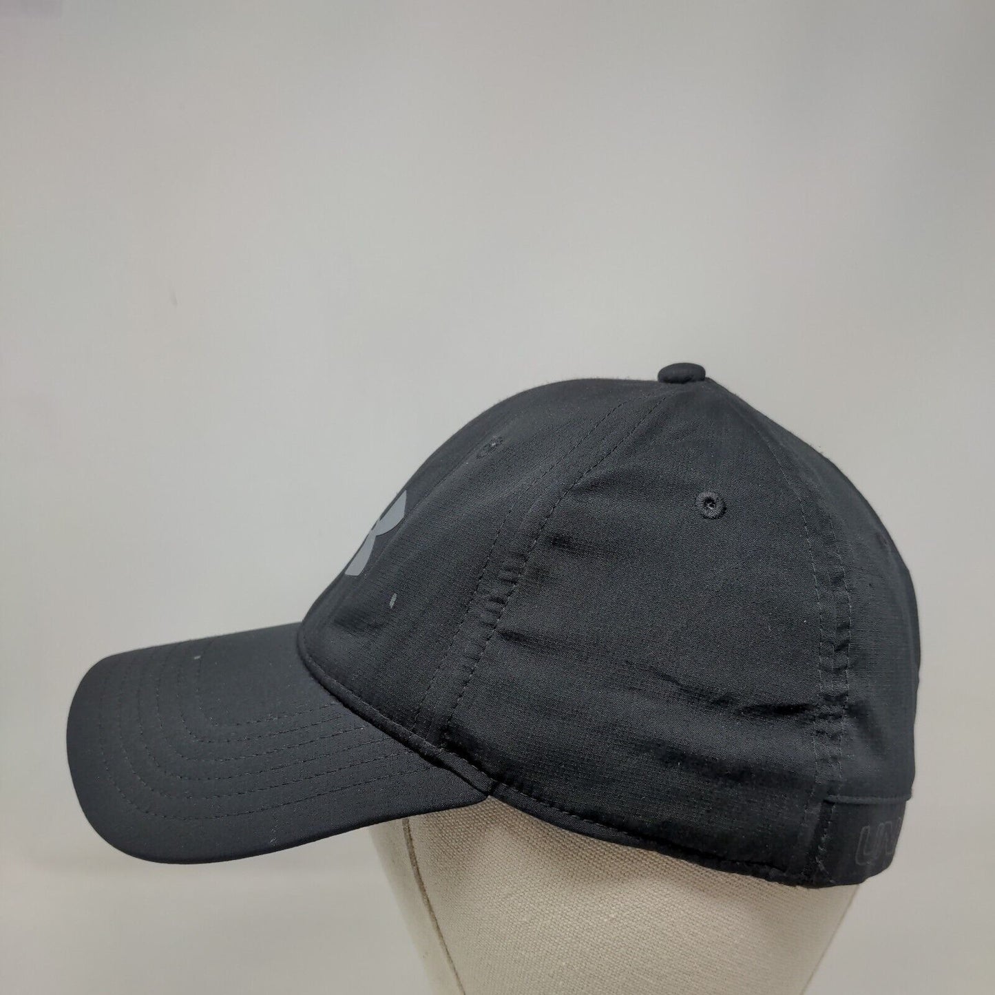 Under Armour Logo Fitted Hat Black Large/XL Solid Vent Holes 6 Panel