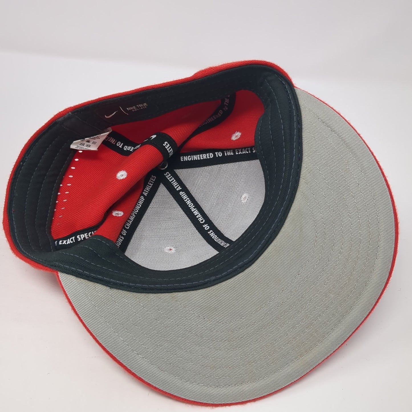 Storm Fitted Hat Red Medium Embroidered Laser Cut Nike True Dri-Fit