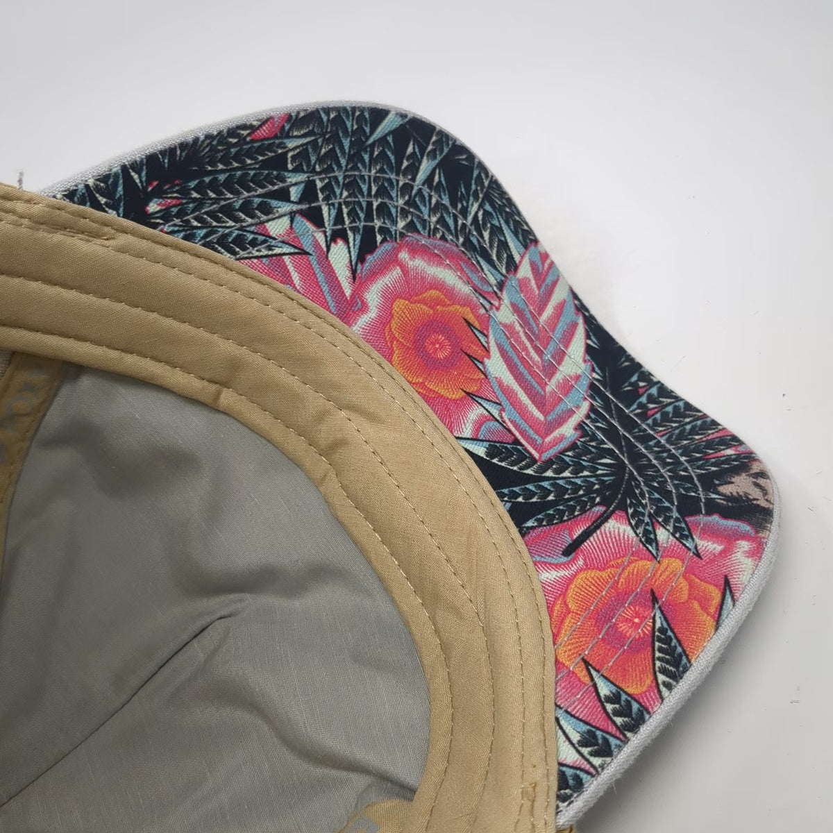 Roxy 5 Panel Gray Hat OSFM Woven Straw Back Floral Under Brim Strapback Patch