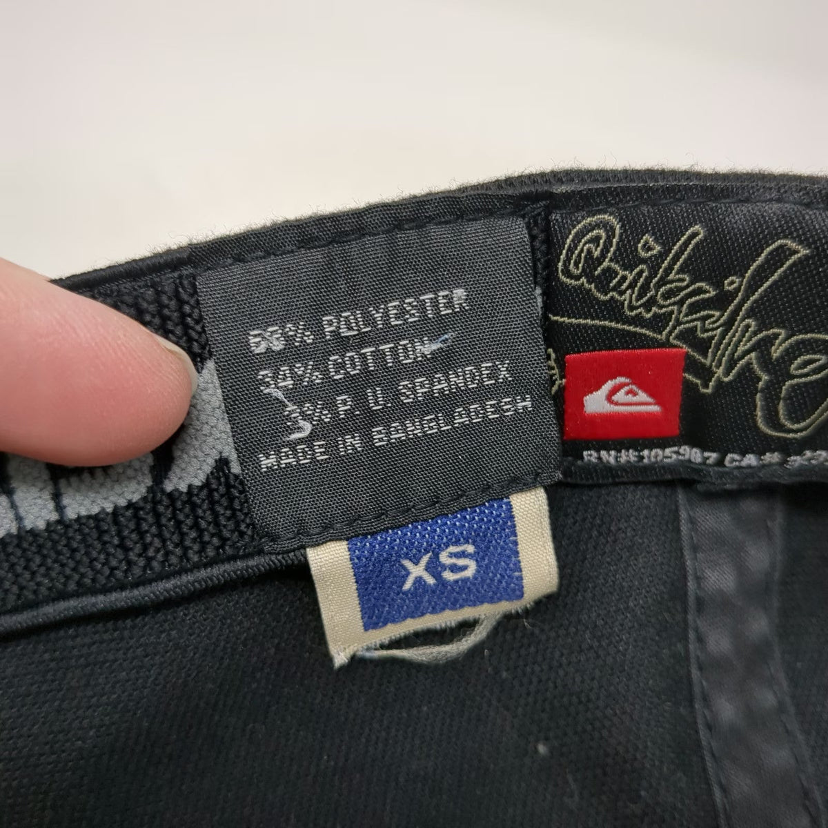 Quiksilver Baseball Cap Black XS Mesh Back Flexfit Stretch Fitted Logo Hat