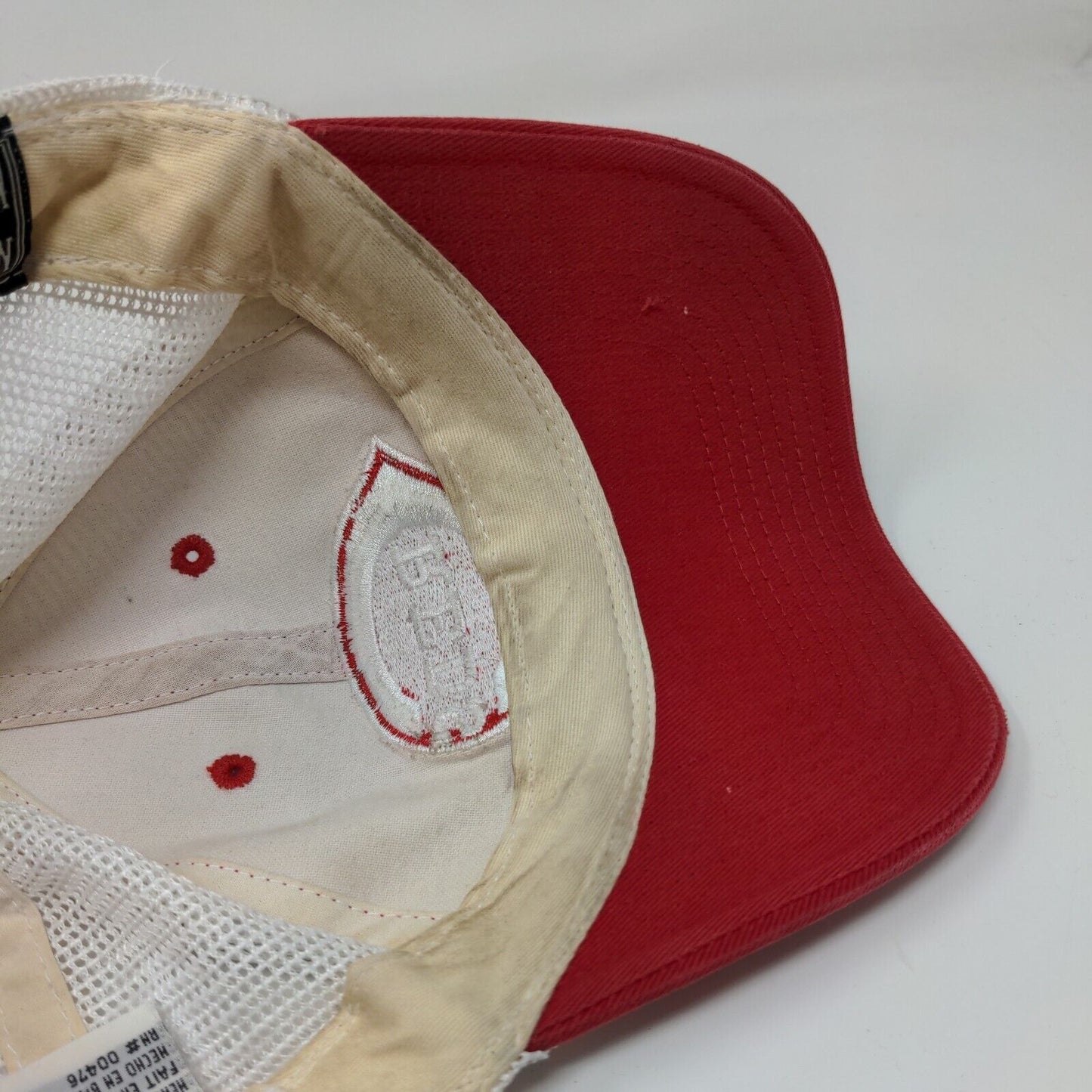 Cooperstown Collection Mens MLB Cincinnati Reds Snapback Meshback Hat Red White