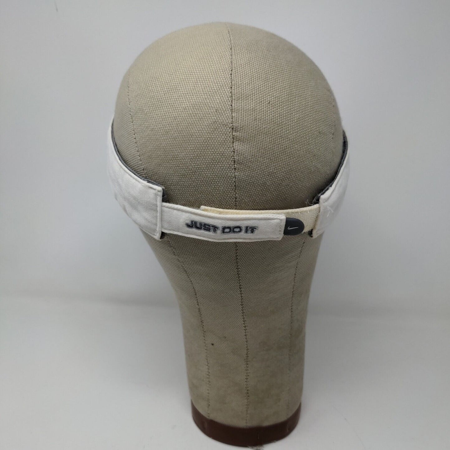 Nike Mens Strapback Sun Visor Hat White OSFA Strapback Embroidered Logo Swoosh