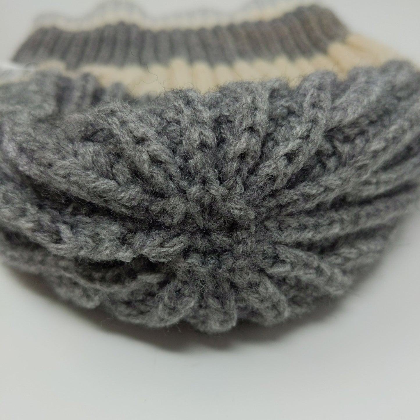 Old Navy Toboggan Beanie Hat Gray Cream White Striped OSFA Acrylic Blend