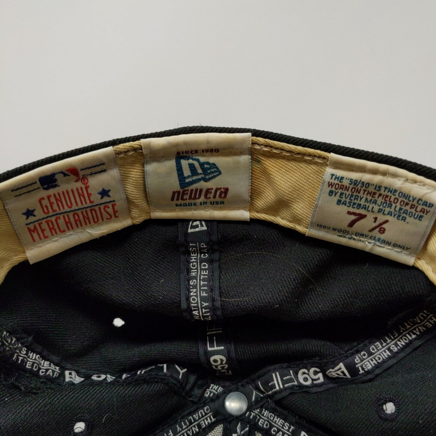 New Era 59Fifty MLB New York Yankees Black Red Baseball Cap Hat Size 7 1/8 Logo