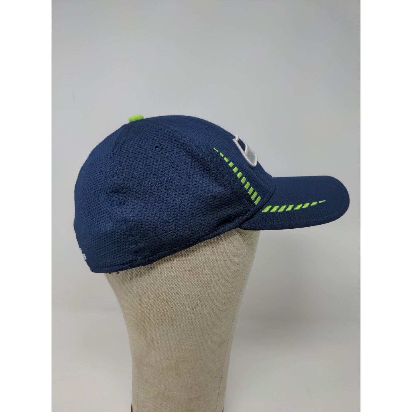 NFL New Era 39Thirty Seattle Seahawks Hat Size M-L Blue Embroidered Logo