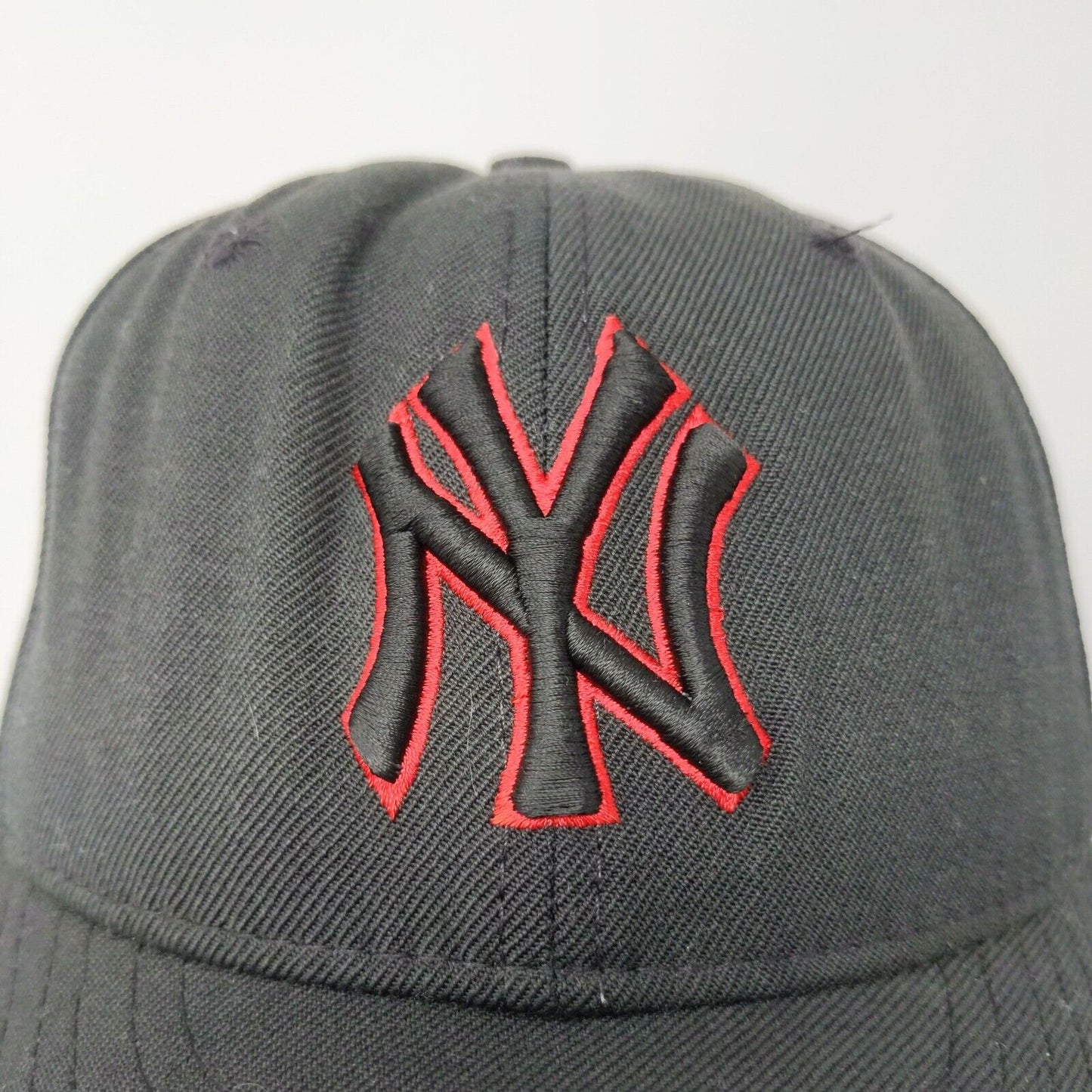 New Era 59Fifty MLB New York Yankees Black Red Baseball Cap Hat Size 7 1/8 Logo