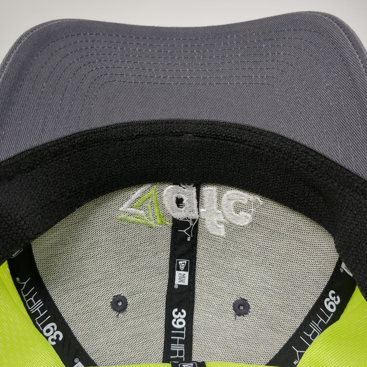 New Era Baseball Cap Gray Yellow XL 39THIRTY Mesh Stretch Fit Structured AFC Hat