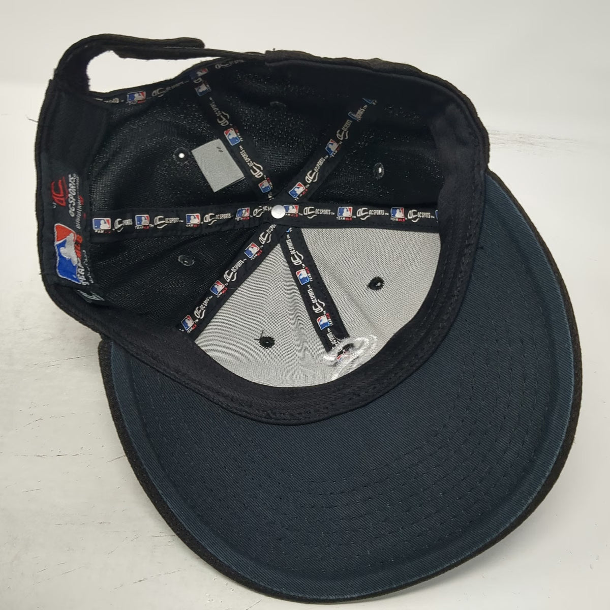 Chicago White Sox MLB OC Sports Baseball Cap Black OSFM Embroidered Strapback