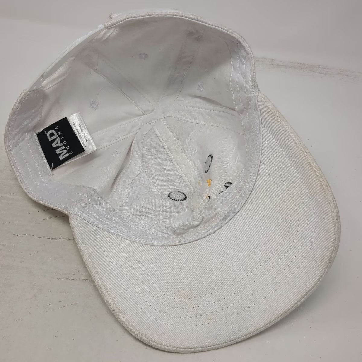 Mad Engine Snowman White One Size Snapback Hat 3D Carrot Nose Pom-pom Christmas