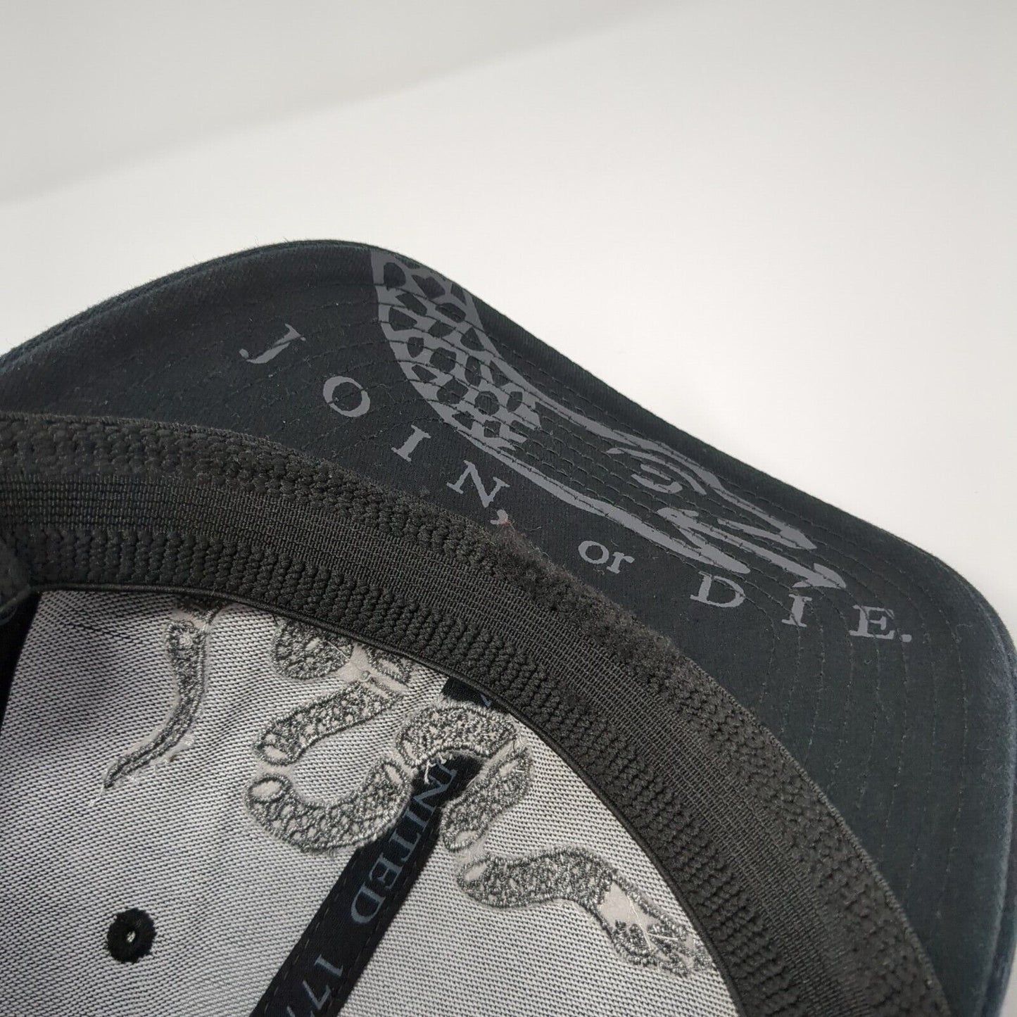 Join Or Die Snake Fitted Hat Black S/M Embroidered 1776 United 6 Panel