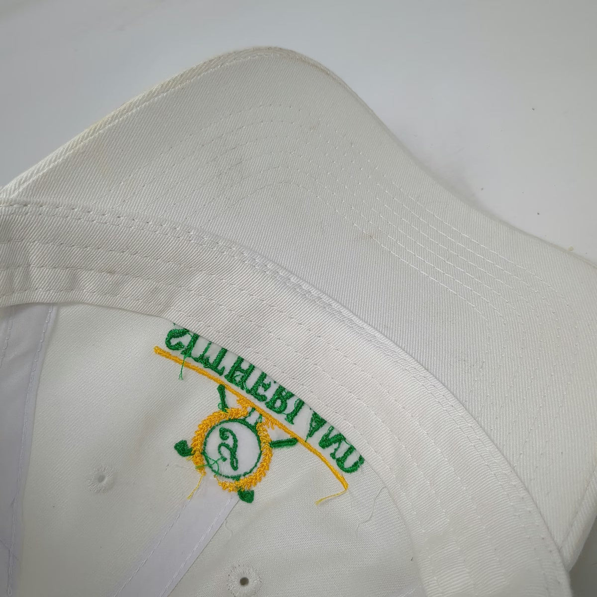 Sportsman Baseball Cap White One Size Sutherland Country Club Golf Hat Slideback